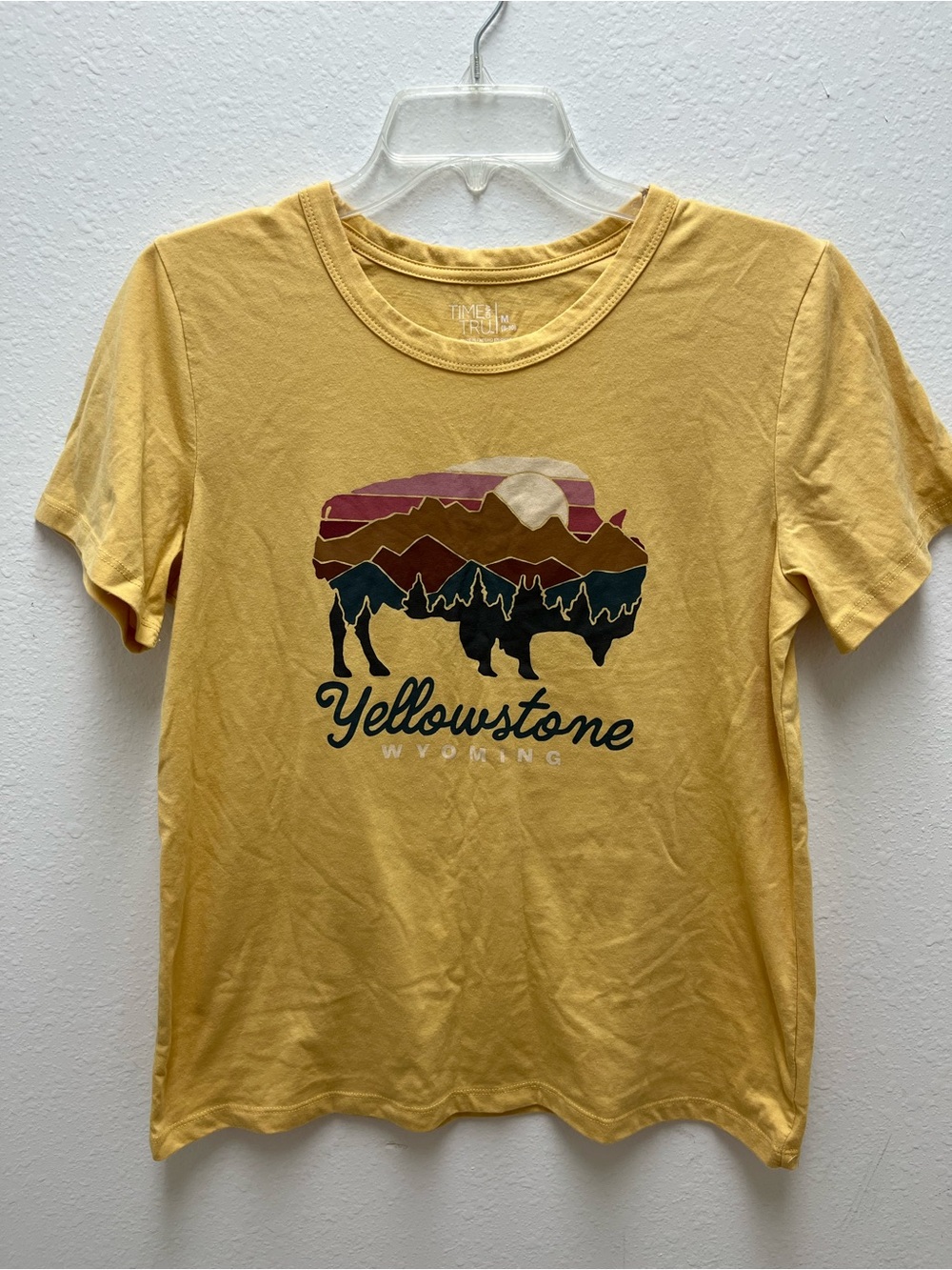 Time and Tru Mustard Yellow Yellowstone Buffalo Graphic Tee Women’s Size M